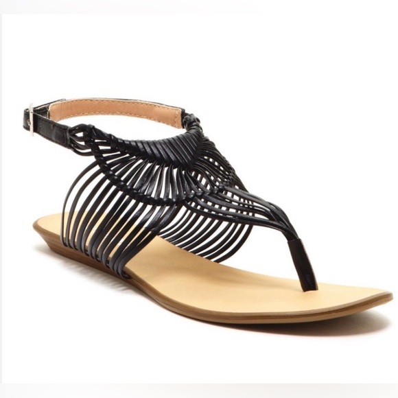 Report Signature Shoes - NIB [Report Signature] Ariell Woven Strappy Thong Flat Sandals Black Women’s 6